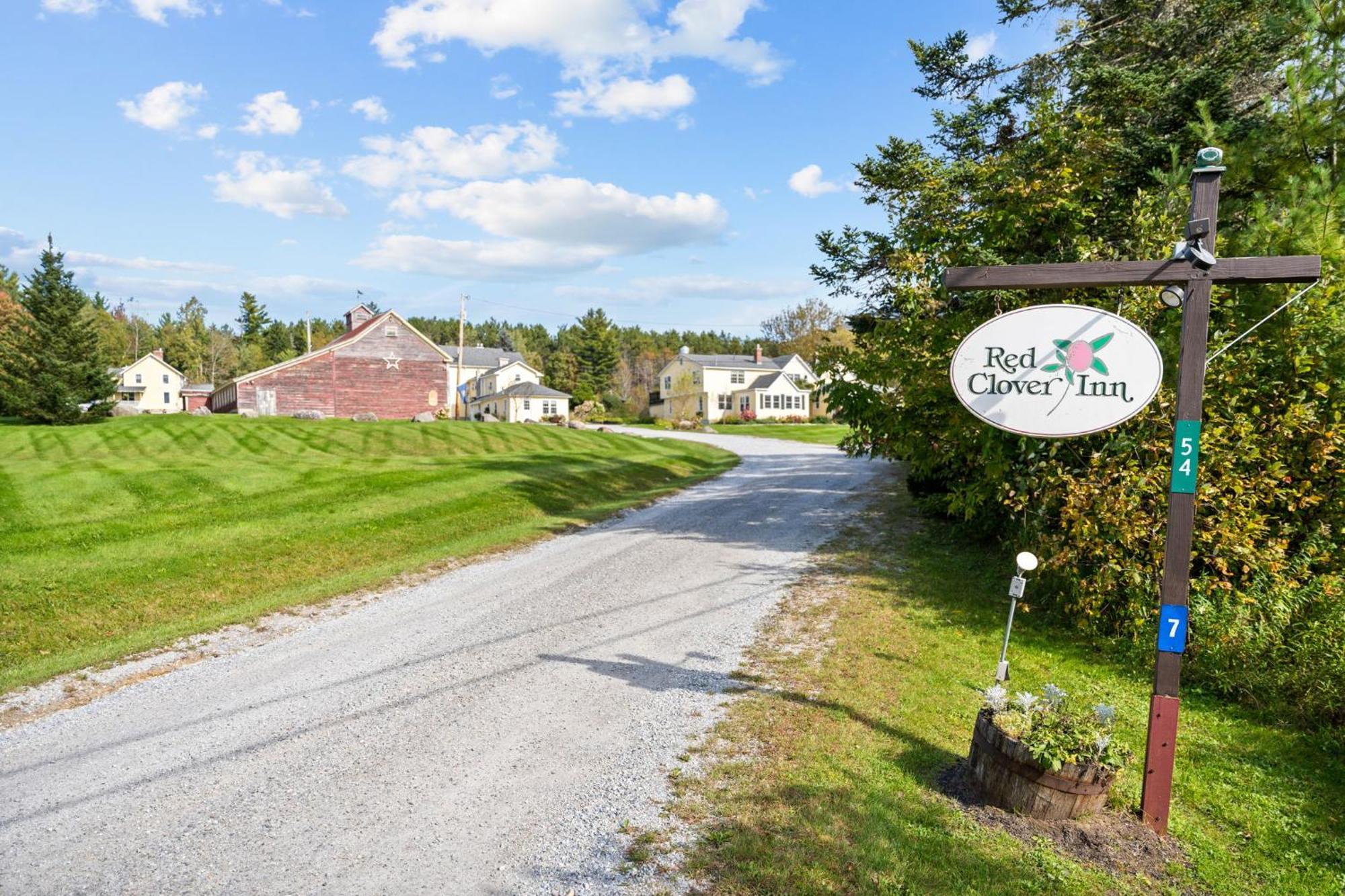 Red Clover Inn Mendon Bagian luar foto