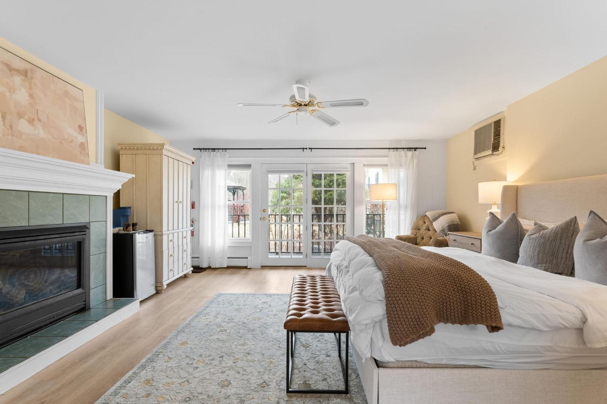 Red Clover Inn Mendon Bagian luar foto