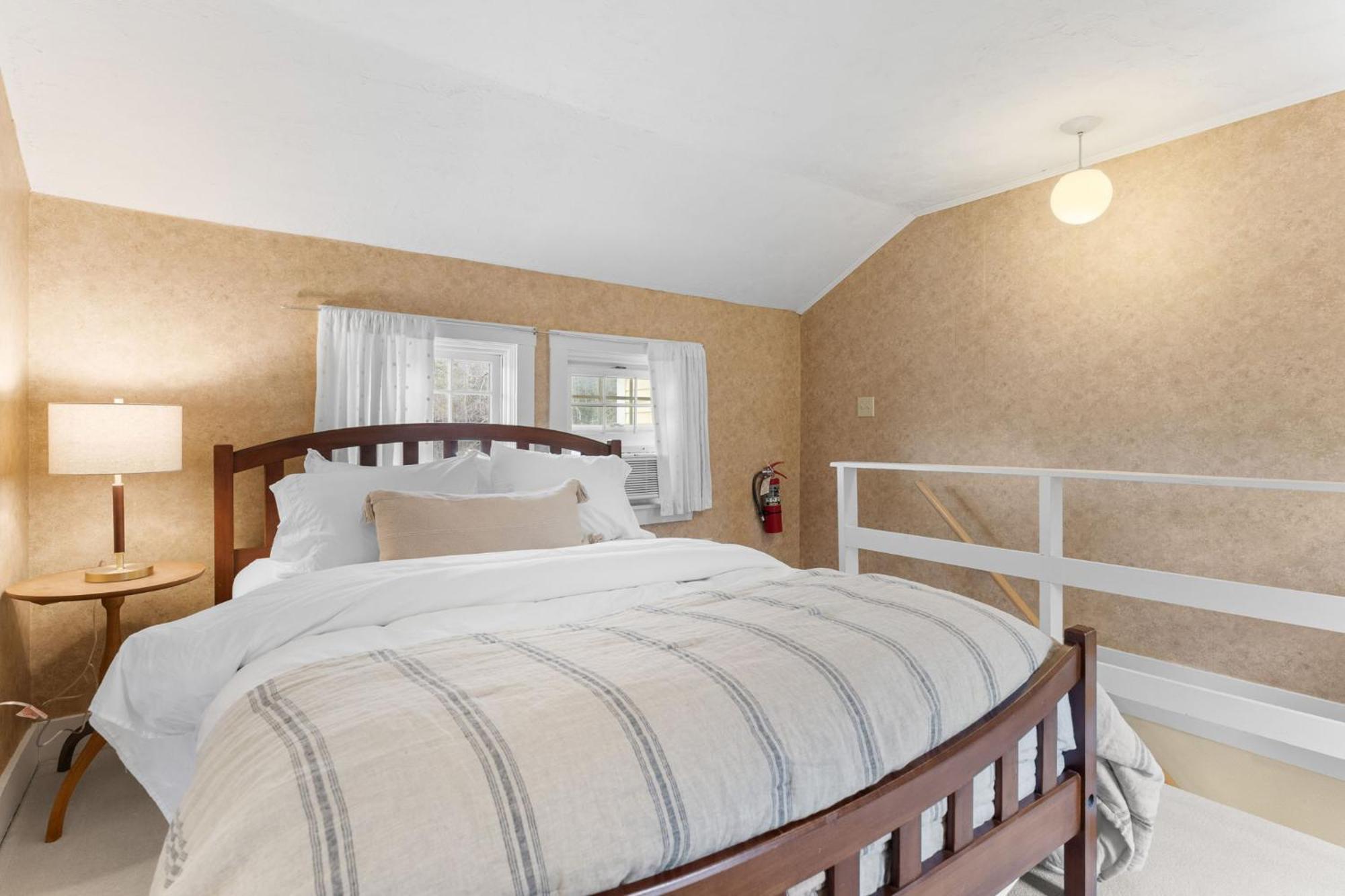 Red Clover Inn Mendon Bagian luar foto